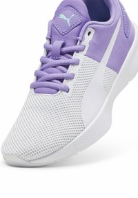 Puma FLYER RUNNER JR UNISEX - Scarpe da corsa su strada - lavender alert white silver mist