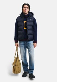 GANT ACTIVE CLOUD VEST - Vest - evening blue
