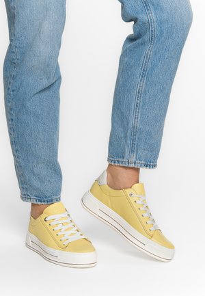 CANBERRA - Sneaker low - gelb