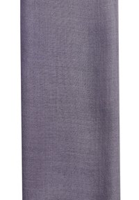 Paarse stof met een gladde textuur en subtiel visgraatpatroon, gelijkmatig gekleurd met een consistente weving doorheen.