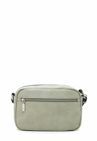 Borsa a tracolla in pelle grigio chiaro con una texture liscia, forma rettangolare, tasca frontale con cerniera e tracolla regolabile.