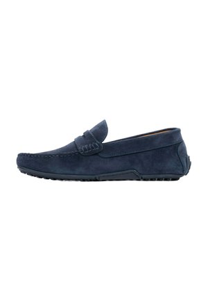 Navy-Suede-Mokassins mit glatter Textur, gesticktem Akzent im oberen Bereich und Gummisohle für Grip. Schlankes und niedriges Design.