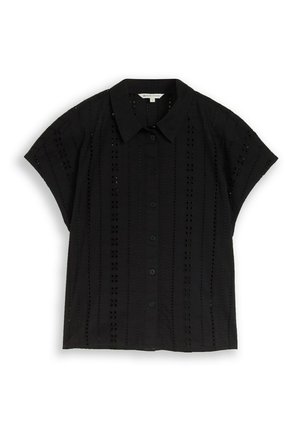 Chemisier noir à manches courtes avec boutons, bandes de dentelle à œillets verticales et col pointu, posé à plat sur un fond blanc.