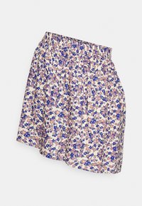 Bermudas florais com um cós elástico. Feitas de um tecido leve, apresentam um padrão de pequenas flores roxas, azuis e pêssego sobre um fundo branco.