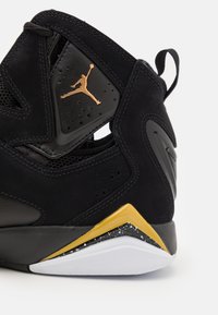 Jordan JORDAN TRUE FLIGHT - Kõrge servaga tossud - black/metallic gold/white