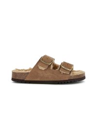Sandali in suede marrone con due cinghie regolabili, morbida fodera interna, soletta in sughero e suola in gomma testurizzata.