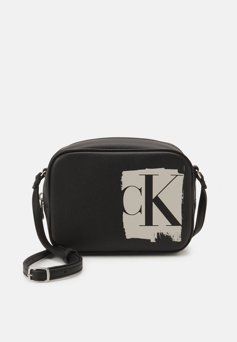 Calvin Klein Jeans SCULPTED CAMERA BAG Across body bag black