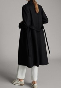 Massimo Dutti Mantel - black
