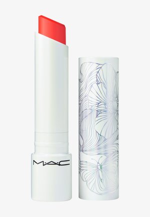 Couleur de rouge à lèvres rouge dans un tube cylindrique blanc. L'étui extérieur présente un dessin floral linéaire complexe. Le nom de la marque "MAC" est visible.