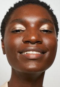KIKO Milano LONG LASTING EYESHADOW STICK - Oogschaduw - 06 golden brown