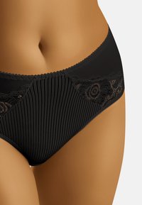 Wolbar Slip - black