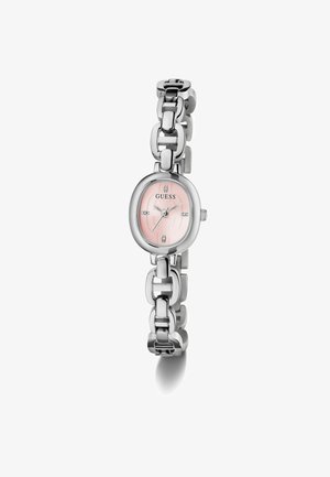 Silberne Guess-Uhr mit ovalem pinken Zifferblatt und verknüpftem Armband, verziert mit diamantähnlichen Akzenten auf dem Zifferblatt und einer glatten Oberfläche.