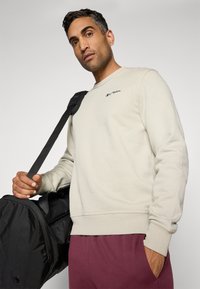 Champion ICONS CONTRAST CREWNECK  - Sweatshirt - beige