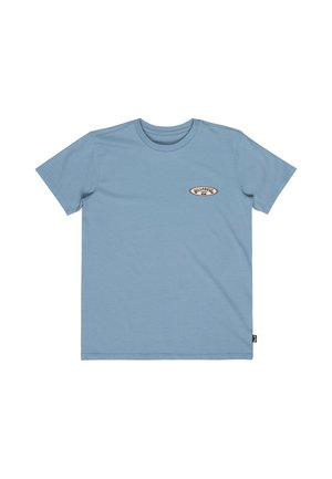 Jasnoniebieski t-shirt z krótkim rękawem i okrągłym dekoltem oraz małym owalnym logo na lewej piersi z napisem "Billabong."
