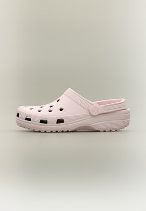 Crocs, CLASSIC HEARTS CUT OUT CLOG UNISEX - Zuecos - bubble ice