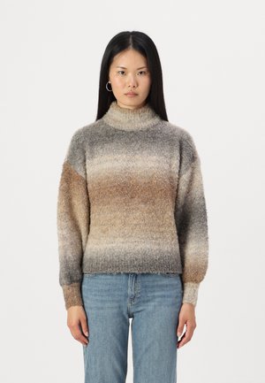 Maglioncino lavorato a maglia con colletto alto, caratterizzato da un design ombré in tonalità di marroni e grigi. Texture morbida con polsini aderenti e una vestibilità rilassata.