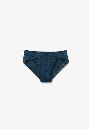 Krajkové bikinové kalhotky v tmavě modré barvě s vlnitým okrajem a květinovými vzory, s průhlednou texturou a klasickým středním střihem.