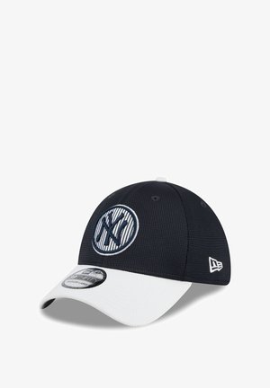 New Era 39Thirty Pet New Era 39Thirty Stretch Mesh Pet - Brush England Rugby Officiële Gelicentieerde Cap Rekbare Achterkant Mesh Pet New Era 39Thirty Pet New Era 39Thirty Stretch Mesh Pet - Brush England Rugby Officiële Gelicentieerde Cap Rekbare Achterkant Mesh Pet