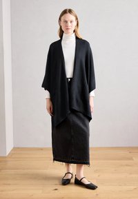 Anna Field Cape - black