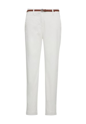 White trousers made of cotton with a slim fit. Features a brown leather belt and silver buckle. Includes side and back pockets.