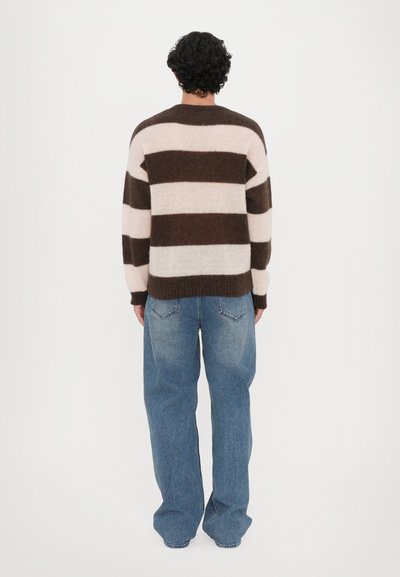 CLOSED STRIPE CREW NECK JUMPER - Strickpullover - espresso brown