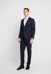 Seidensticker BUTTON DOWN SLIM FIT - Camicia elegante - light blue