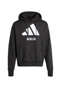 Felpa nera con tasca a marsupio frontale, cappuccio con cordino e testo bianco "BERLIN" con il logo Adidas che presenta tre strisce diagonali.