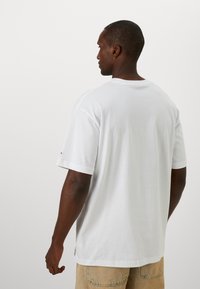 Thumbnail Image 5