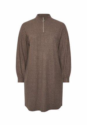 Vestido marrón de canalé con mangas largas y cuello alto, que presenta un cierre con media cremallera en la parte delantera y un ajuste relajado.