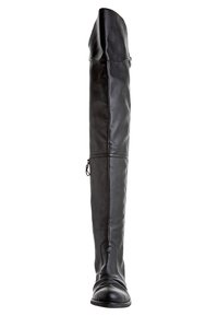 Botas sobre la rodilla de cuero negro con suela plana, puntera redondeada, costuras verticales y un cierre de cremallera lateral. Textura suave.