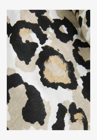 Valittu, oatmeal leopard