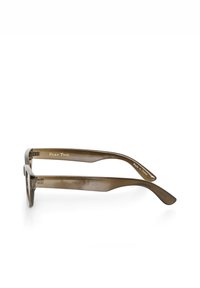 Lunettes de soleil rectangulaires brunes avec une monture brillante. Présentent des branches lisses, avec le texte inscrit "Part Two" et "Made in China" à l'intérieur.
