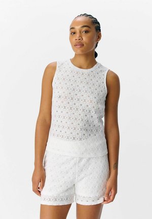 BRODERIE ANGLAISE - Blouse - cloud dancer