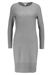 Robe-pull en maille côtelée gris avec manches longues, encolure ronde et silhouette ajustée.