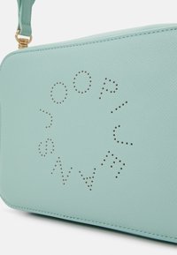JOOP! Jeans GIRO CLOE SHOULDERBAG - Borsa a tracolla - turquoise