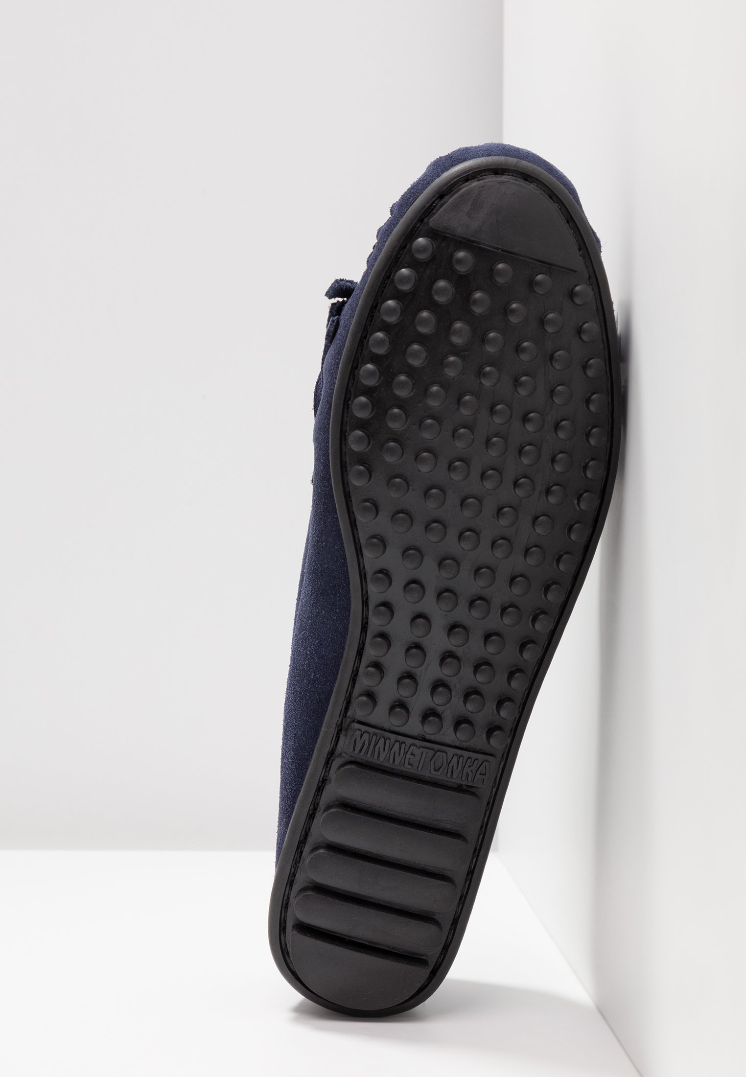 Minnetonka Kilty Moc Damen Mokassin - Wildleder Mit Fransen & Gumminoppensohle