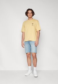 Wrangler TEXAS - Džinsa auduma šorti - clever