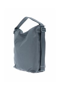 Borsa a spalla in tessuto grigio con superficie texture, tracolla regolabile e chiusura superiore. Forma quadrata con angoli arrotondati e logo sul lato.