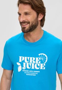 s.Oliver FRONTPRINT - T-shirt print - azurblau