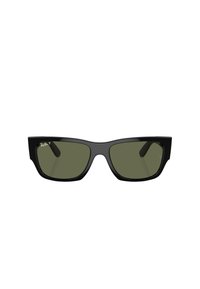 Occhiali da sole neri rettangolari con lenti verdi, con una finitura lucida e una forma angolare notevole. Accentuati da un branding sottile sulla montatura.