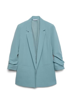 Jasnoniebieska marynarka o dopasowanym kroju, z wyciętymi klapami, dwoma przednimi kieszeniami i podwiniętymi rękawami, wykonana z gładkiej tkaniny.