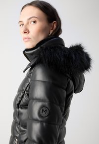 Morgan GKIDIA - Ziemas jaka - noir