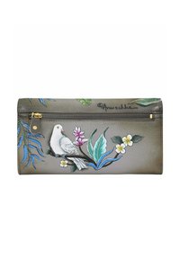 Grijze leren portemonnee met handgeschilderde witte vogel, roze bloemen en groene bladeren. Gouden ritsaccent aan de bovenkant voor sluiting.