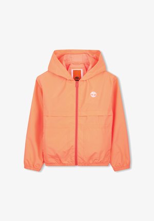 Lichtkoraal gekleurde capuchonjack met ritssluiting aan de voorkant, twee zakken, elastische boorden en een klein wit bomenlogo op de borst.