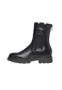 Schwarze Lederstiefeletten mit seitlichem Reißverschluss, strukturiertem Stoffeinsatz, robuster Gummisohle und dekorativen Hardware-Akzenten.