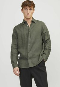 Jack & Jones PREMIUM - JPRCCLAWRENCE LINEN SHIRT - Camicia - beetle Immagine in miniatura 1