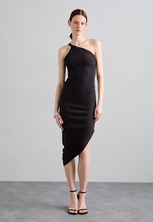 DRESS - Robe fourreau - brown