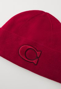 COACH VARSITY BEANIE UNISEX - Căciulă - cherry