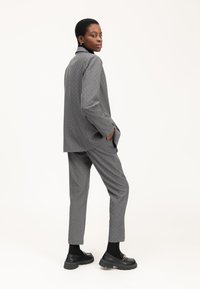 INFLUENCER RHINESTONES - Abrigo corto - grey