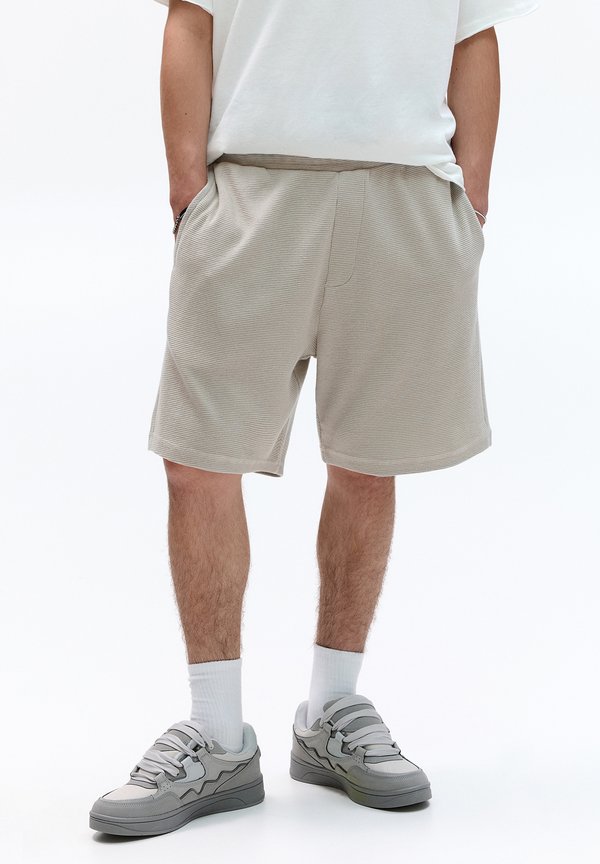 WAFFLE BERMUDA - Shorts